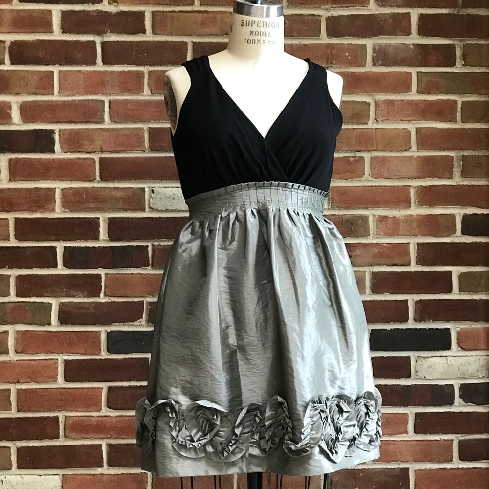 BCBG size 8 black and metallic sleeveless dress